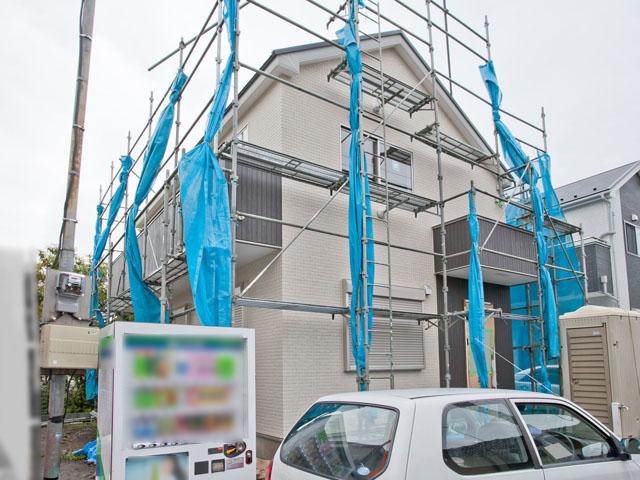 Local appearance photo. Building 2 Under construction