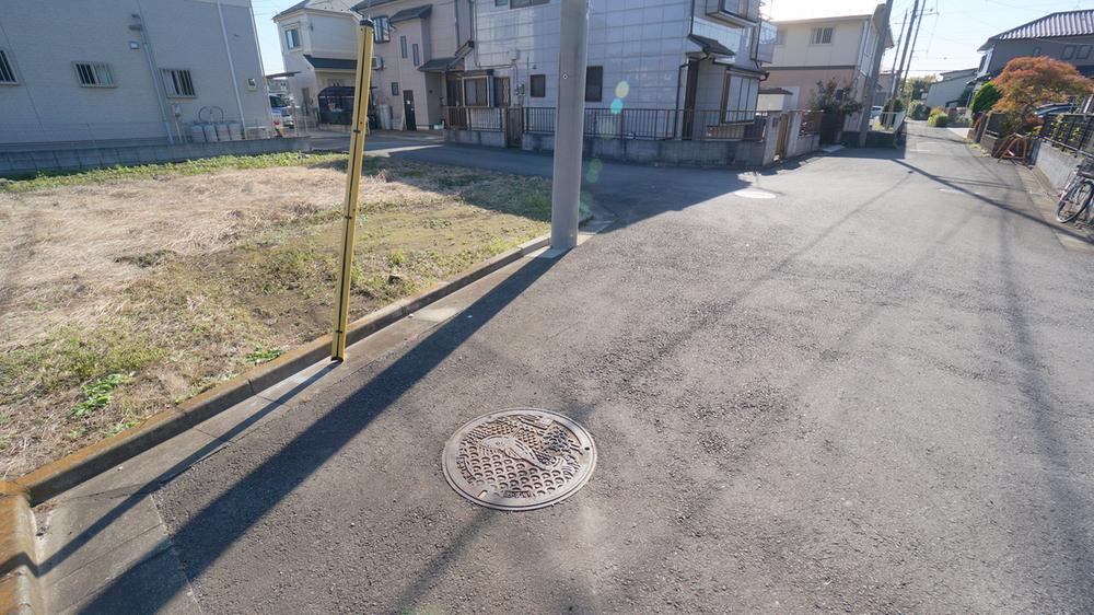 Local photos, including front road. Local shooting