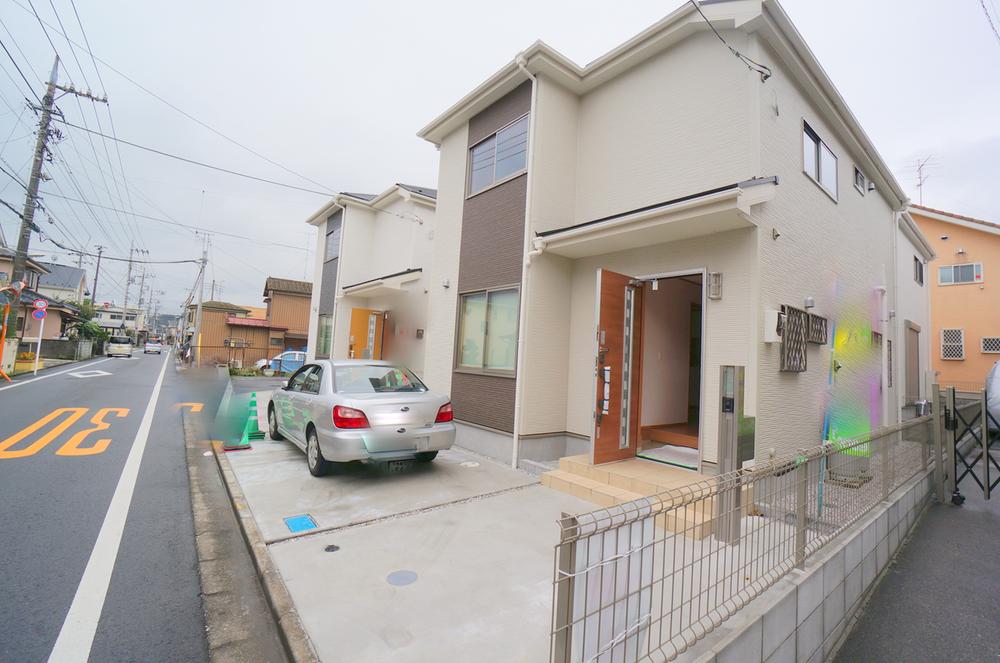 Local photos, including front road. Local (10 May 2013) Shooting