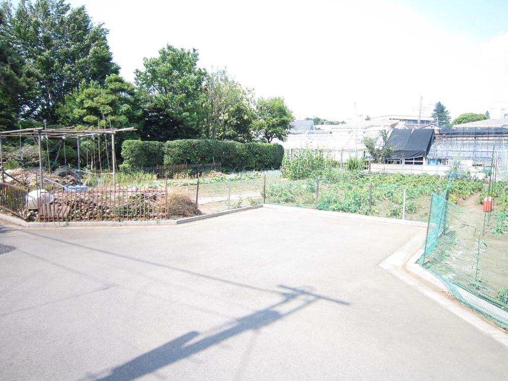 Local photos, including front road. Local (June 2013) Shooting