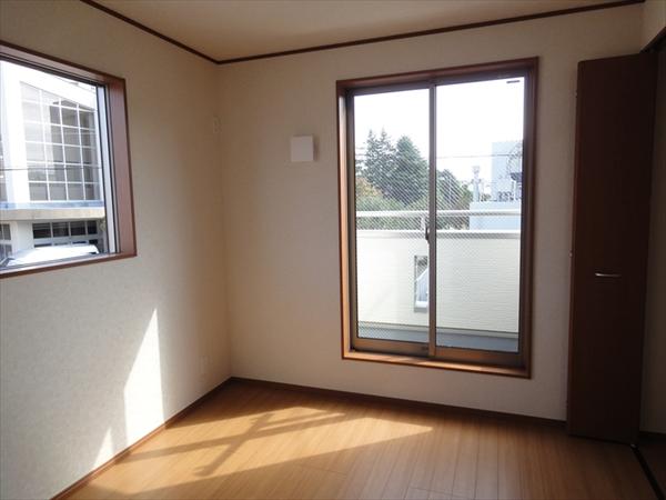 Non-living room. (October 2013) Shooting