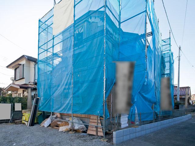 Local photos, including front road. Local (12 May 2013) Shooting