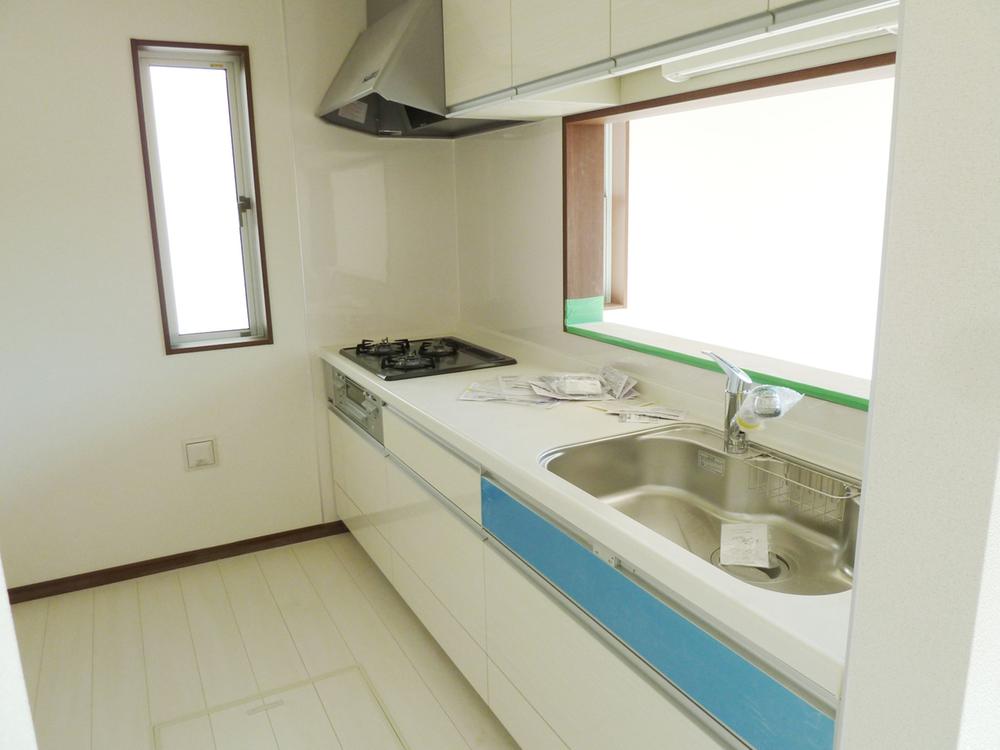 Kitchen. Indoor (11 May 2013) Shooting