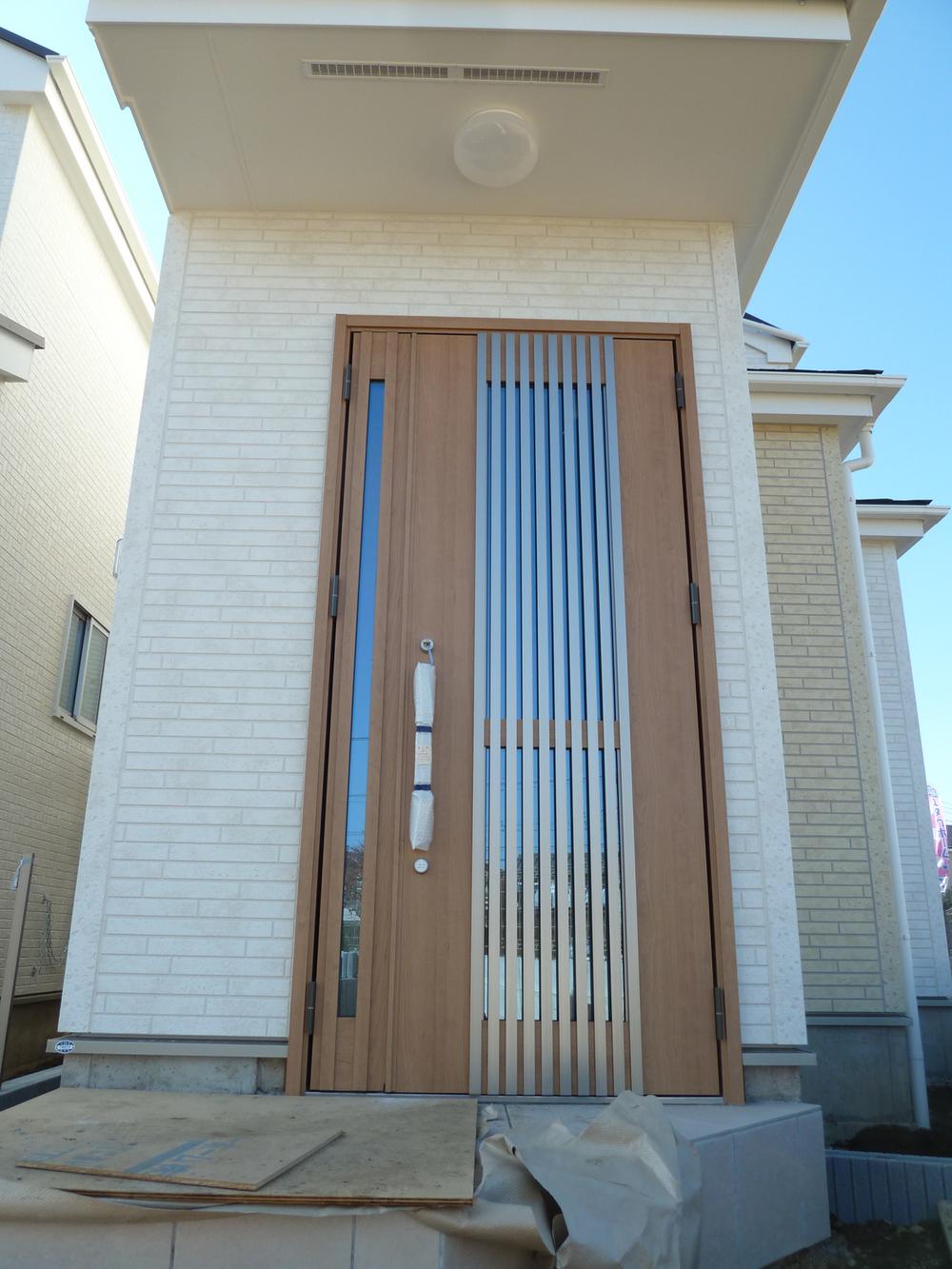 Entrance. Entrance (November 2013) Shooting