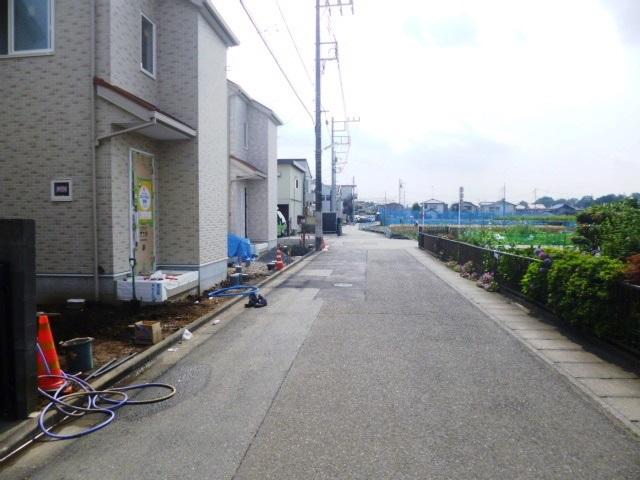 Local photos, including front road. It will be on the front road leaving one step home