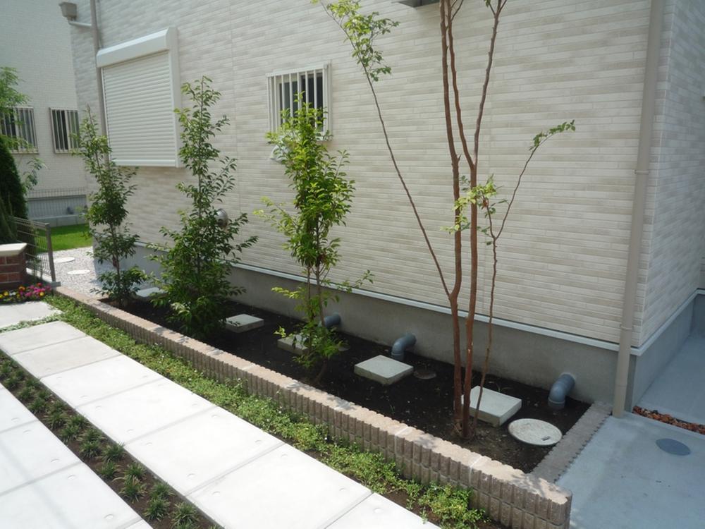 Garden. 1 Building site (August 12, 2013) Shooting