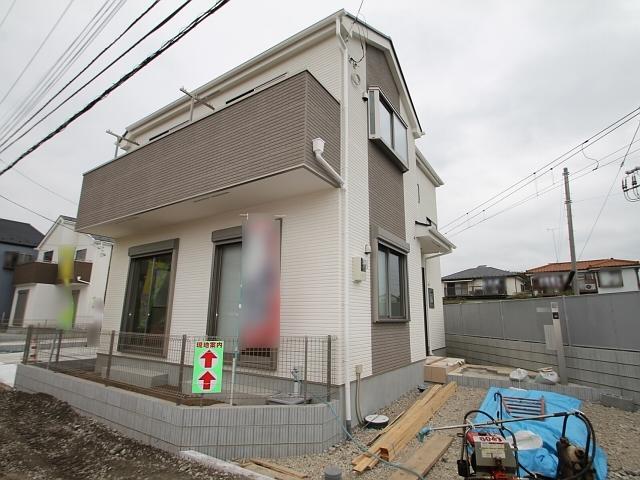 Local appearance photo. 5 Building Nearing completion