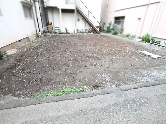 Local appearance photo. When the vacant lot