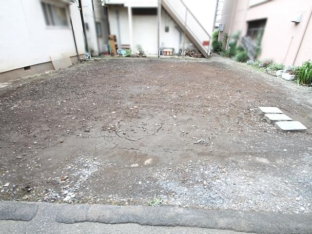 Local appearance photo. When the vacant lot