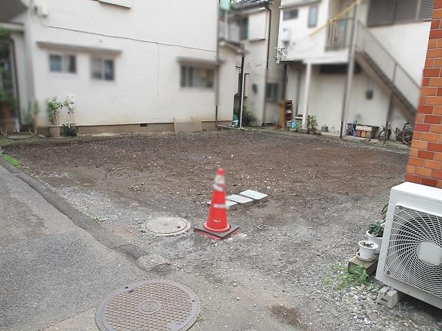 Local appearance photo. When the vacant lot