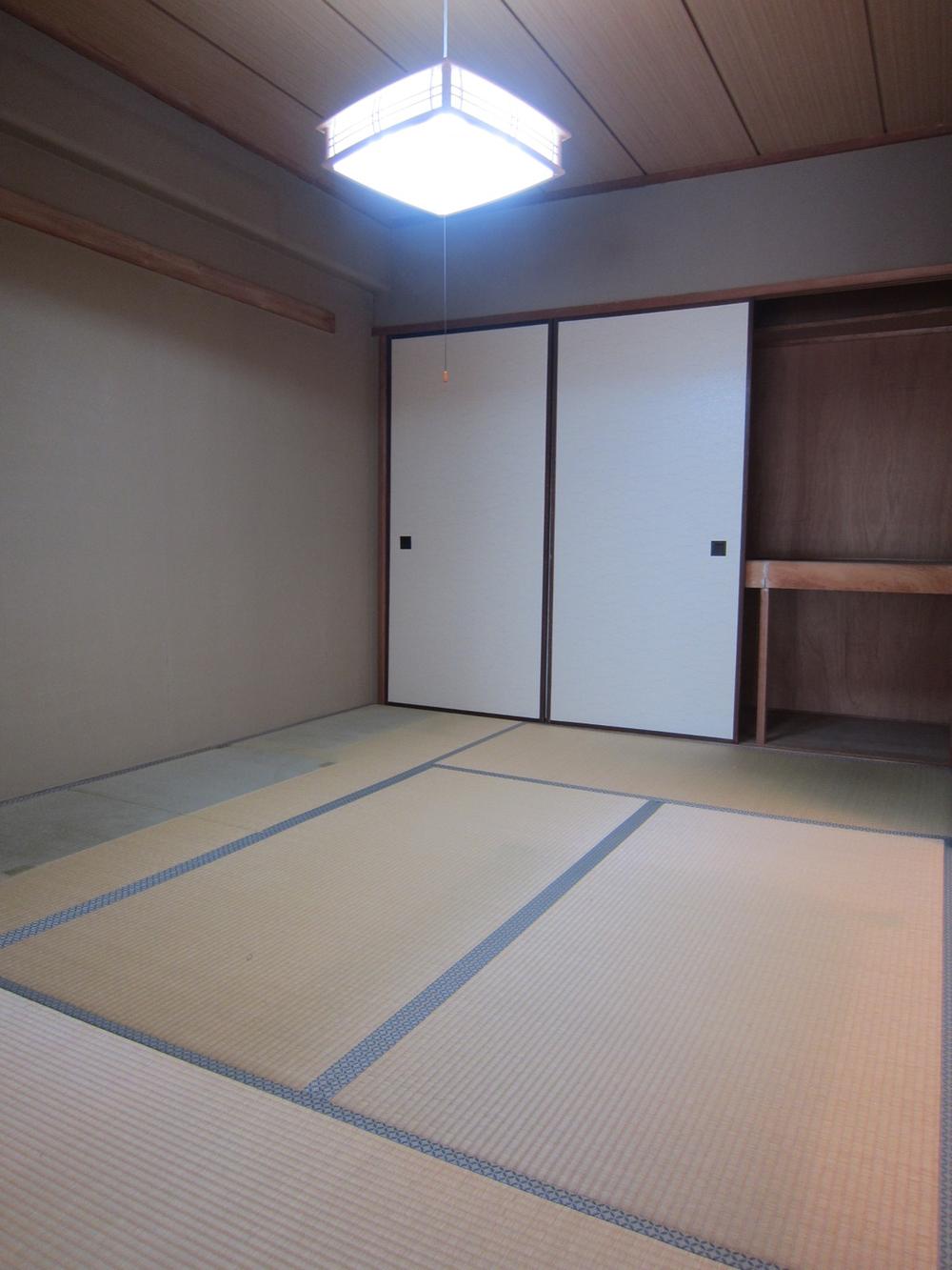 Non-living room. Indoor (12 May 2013) Shooting