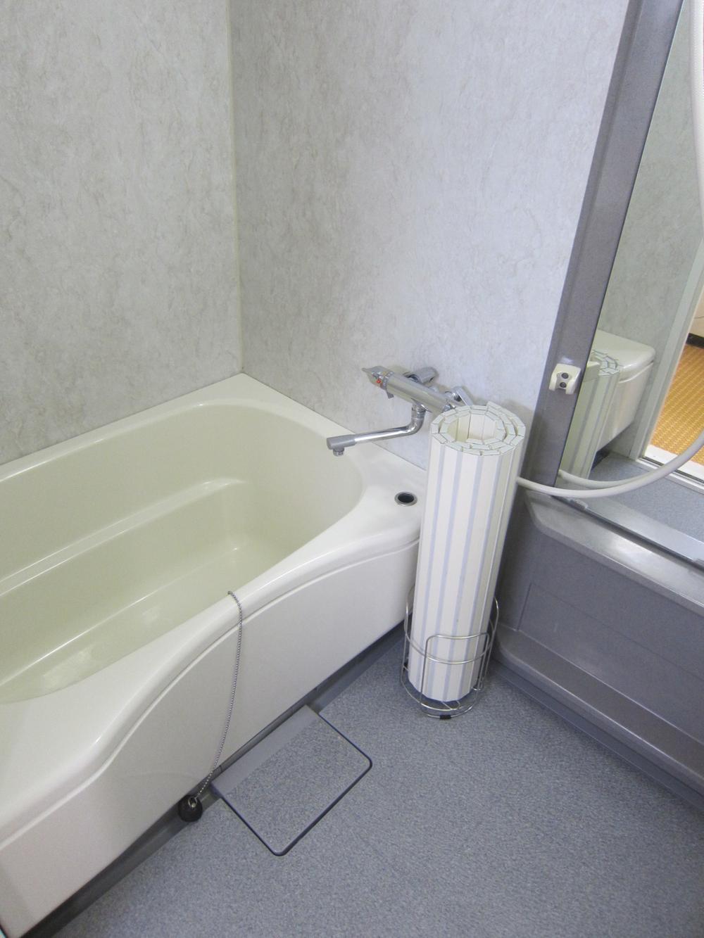 Bathroom. Indoor (12 May 2013) Shooting