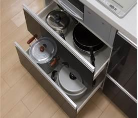 Same specifications photo (kitchen). Plenty of storage