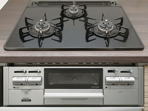 Kitchen.  [Glass top stove] Design that was easy to use and clean. It wiped off the dirt easily.