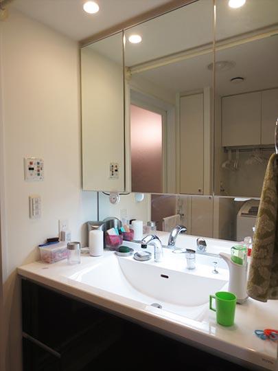 Wash basin, toilet. Wash basin (November 2013) Shooting