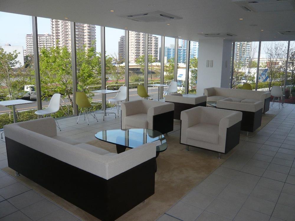 Other common areas. River View Salon