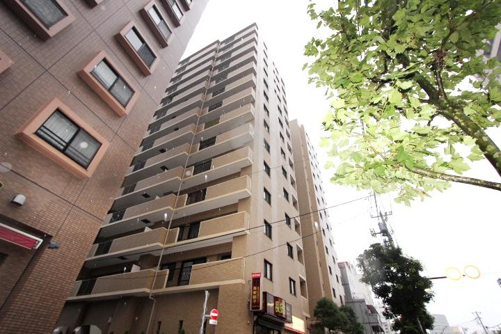 Local appearance photo. 1999 Built, "more ・ Crest Arakawa park Sierre-kan " Renovated per, You can preview! (2013 October shooting)