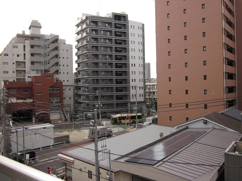 View photos from the dwelling unit. View from the site (November 2013) Shooting View from the west balcony