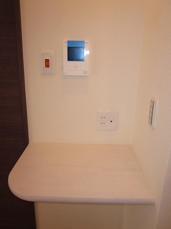 Other. Telephone stand, Monitor with intercom