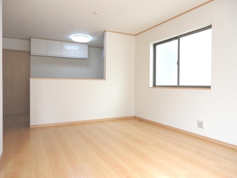 Same specifications photos (living). Same specifications