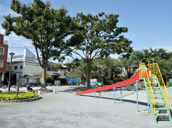 Surrounding environment. Aizen park (5-minute walk ・ About 360m)