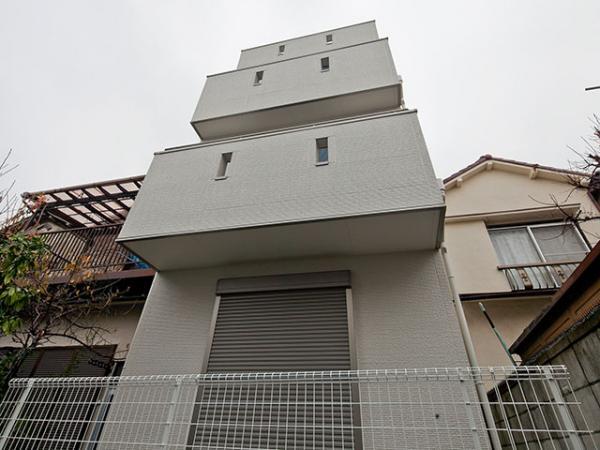 Local appearance photo. There ◎ 1F shutter shutters