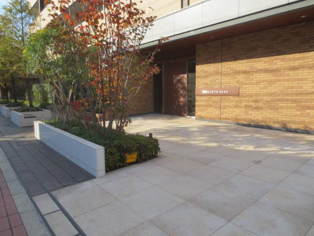 Entrance. Common areas