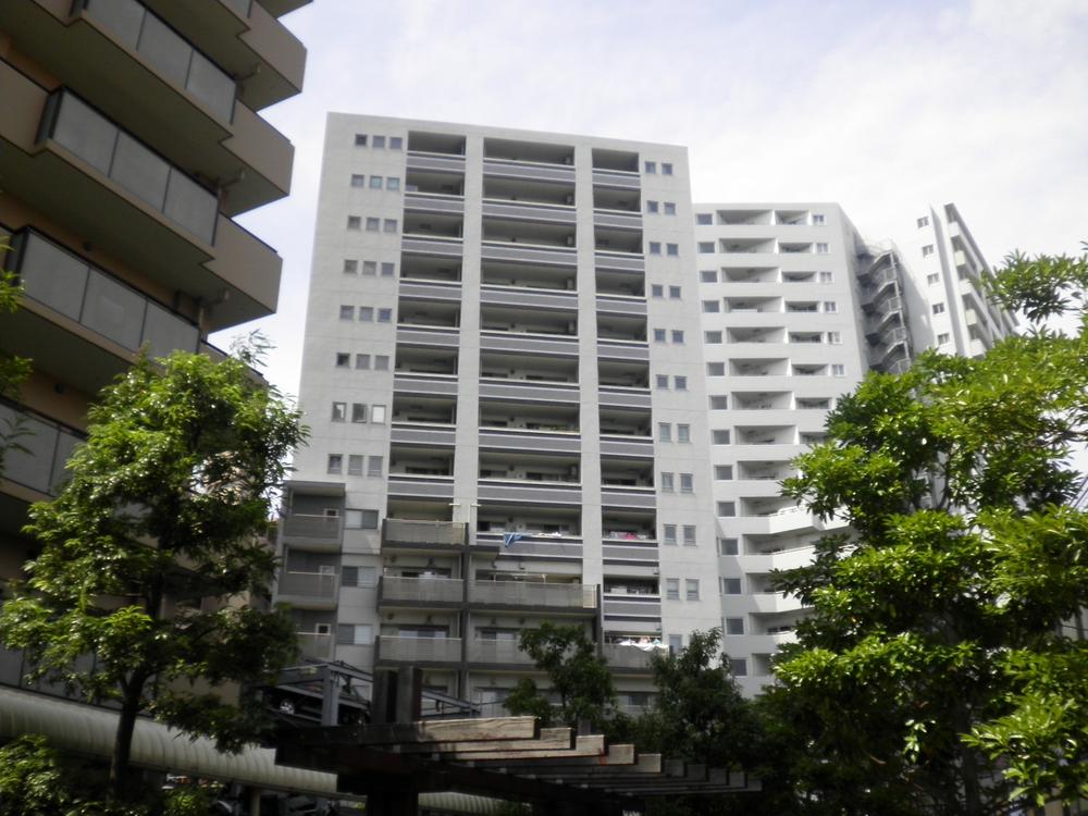 Local appearance photo. Indoor (08 May 2013) is shooting tiled exterior design.