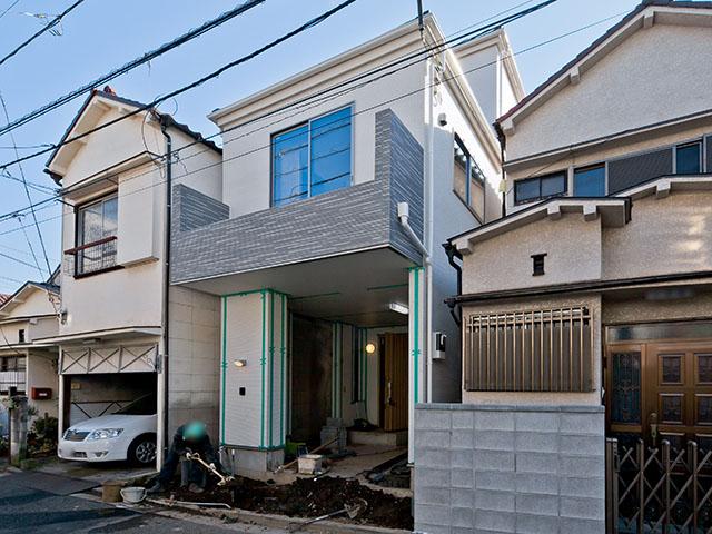 Local appearance photo. Local (11 May 2013) Shooting