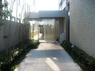 Entrance. Approach to the entrance