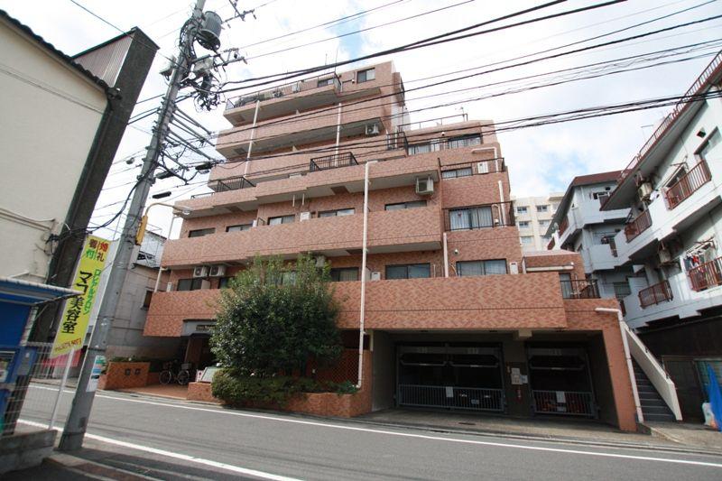 Local appearance photo. 2003 large-scale repair work already