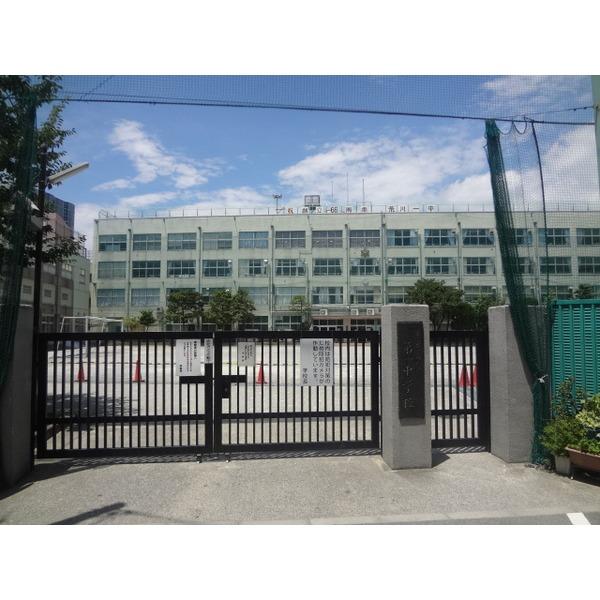 Junior high school. Arakawa 449m Arakawa in one to stand first junior high school