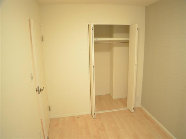 Receipt. Closet with depth