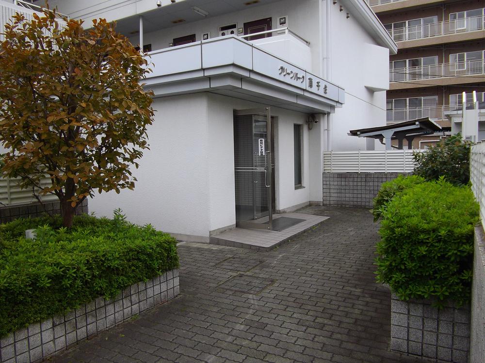 Entrance. Common areas