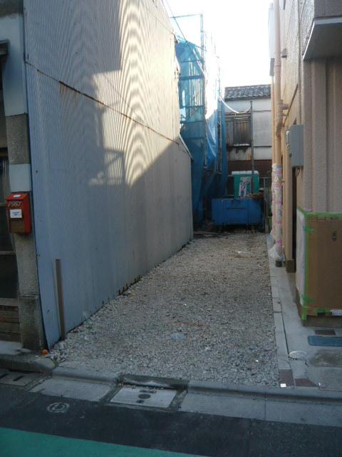 Local photos, including front road. Local (12 May 2013) shooting local entrance