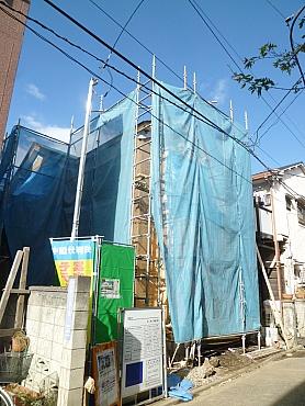 Local photos, including front road. Local (November 12 shooting)