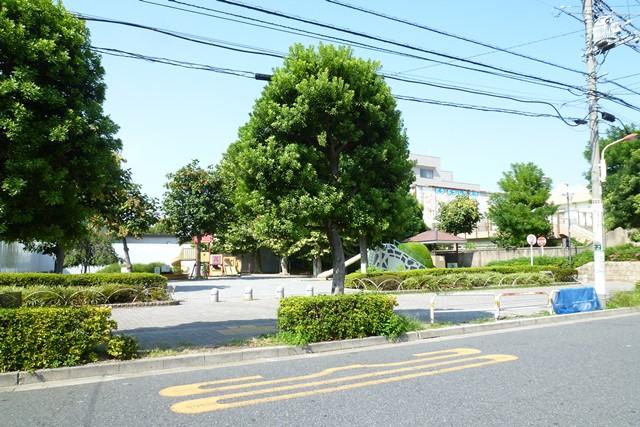 park. 496m until Mikawashima park