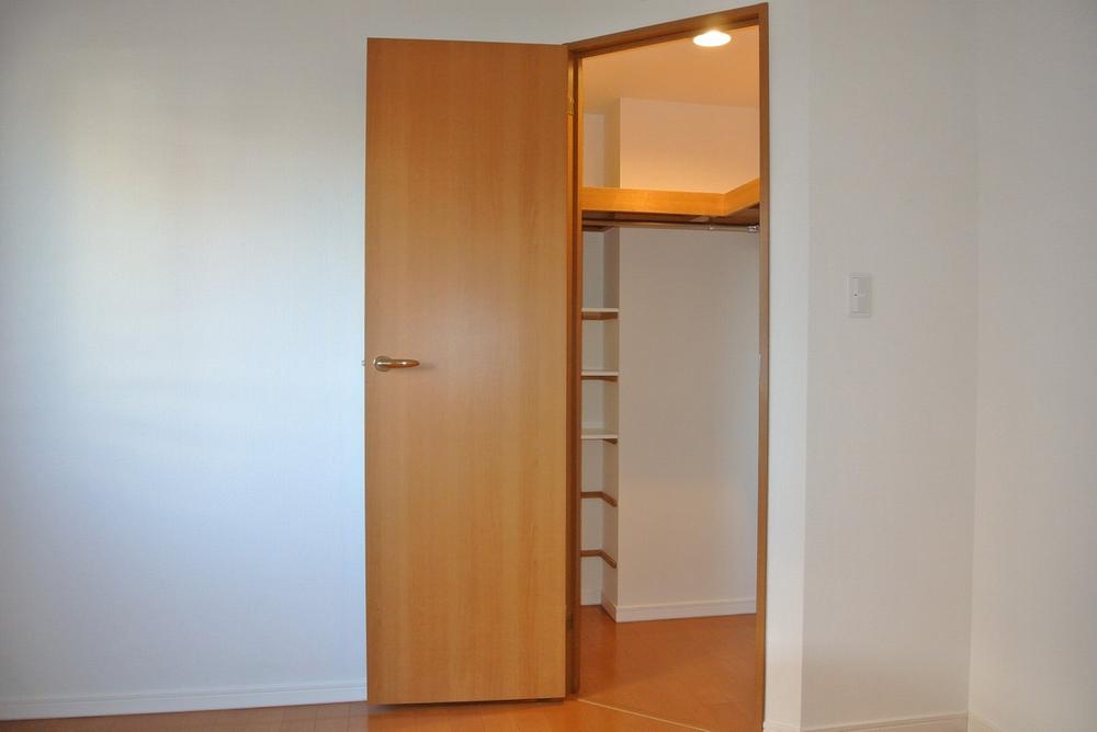 Receipt. Walk-in closet