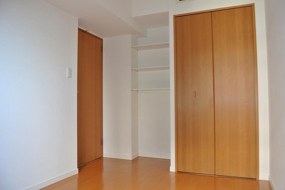 Non-living room. Bright Western-style