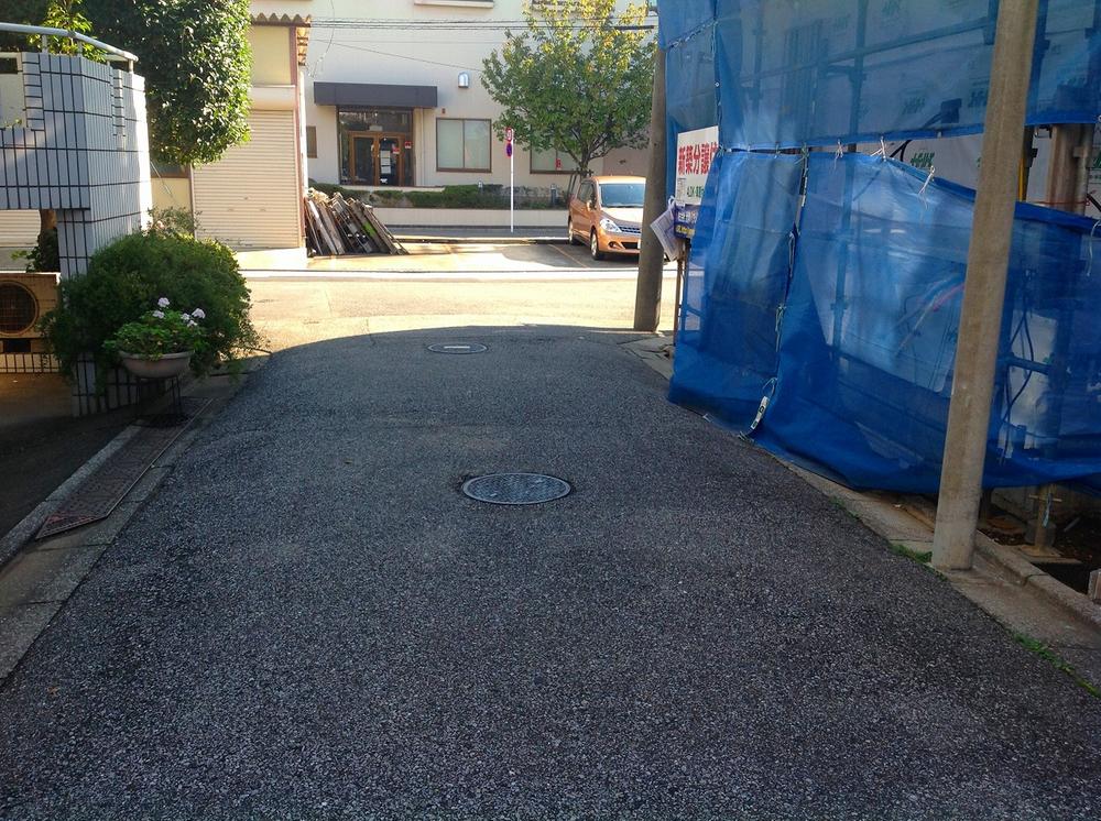 Local photos, including front road. Local (11 May 2013) Shooting