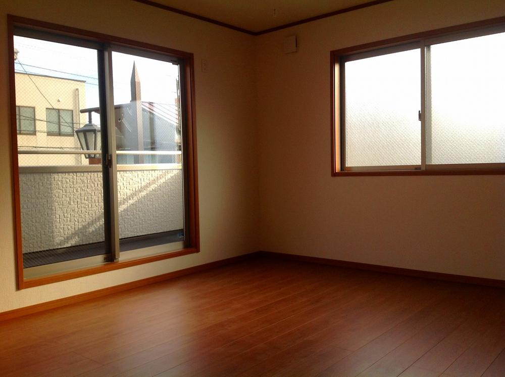 Non-living room. Indoor (12 May 2013) Shooting