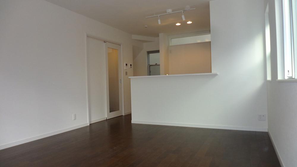 Living. Building 3 LDK Face-to-face kitchen