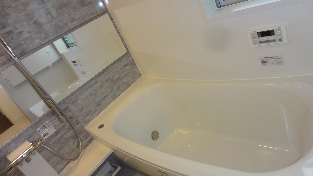 Bathroom. Building 3 bus