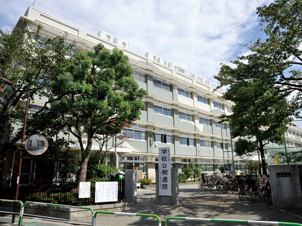 Surrounding environment. Seventh Kaita elementary school (4-minute walk ・ About 250m)
