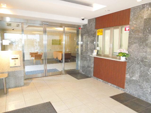 Entrance. Common areas