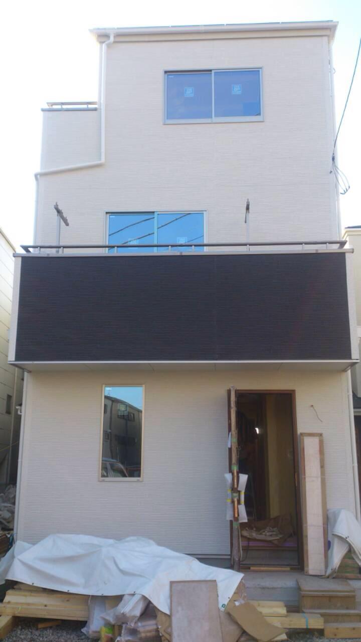 Local appearance photo. Local (12 May 2013) Shooting