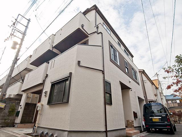 Local appearance photo. Local (12 May 2013) Shooting