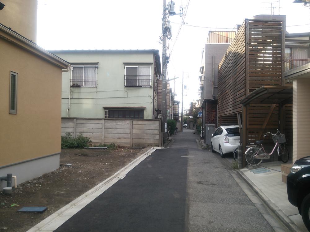 Local photos, including front road. Local (11 May 2013) Shooting