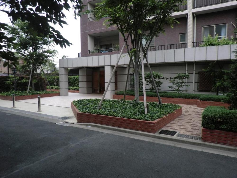 Other. There is also a bench and planting the entrance approach, It can also be used as a recreation area.