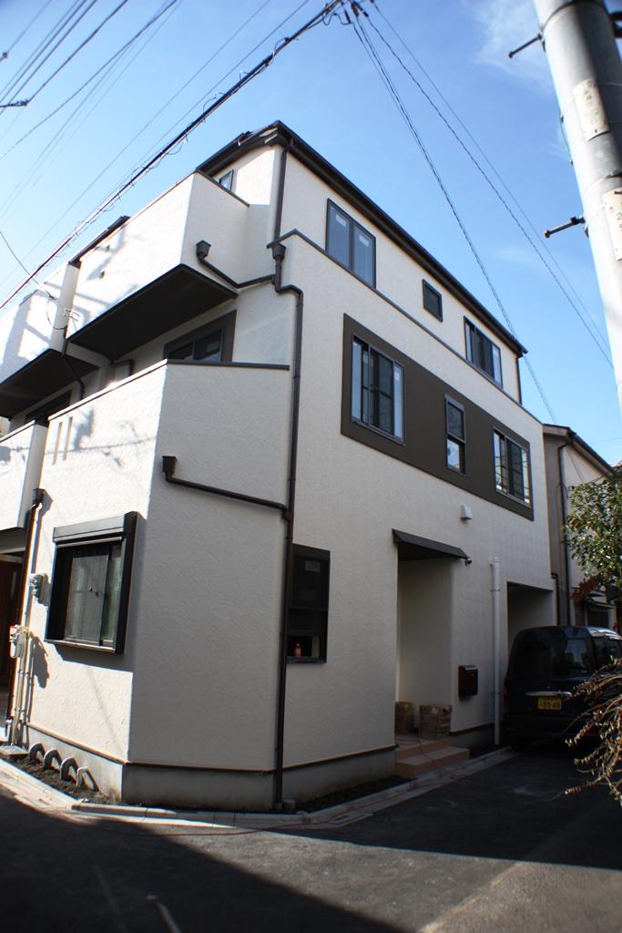 Local photos, including front road. Local (12 May 2013) Shooting